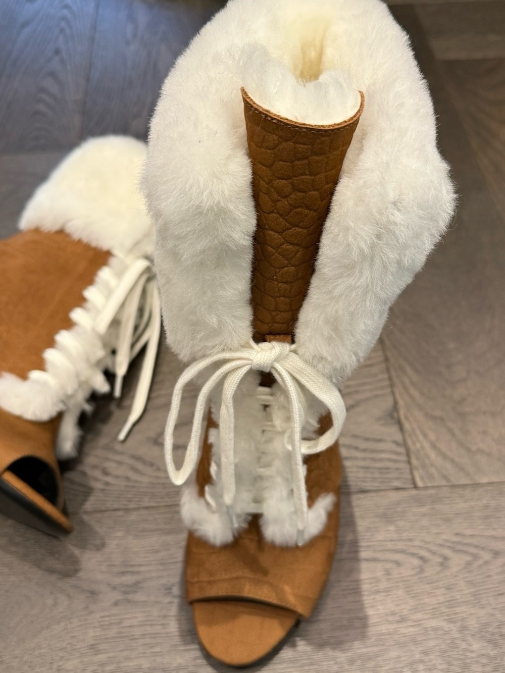 Jennifer Le Suede Embossed booties
